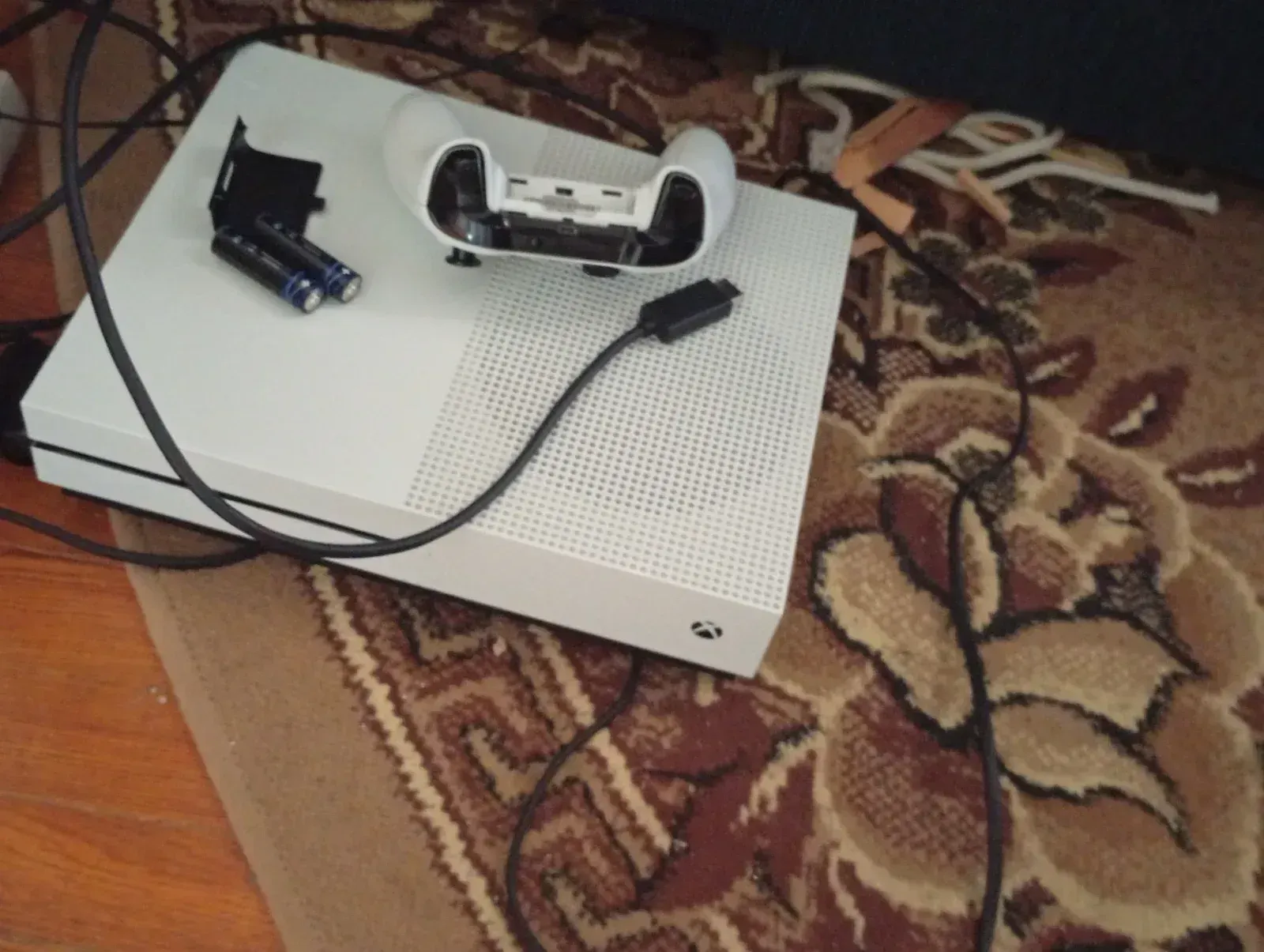Продам Xbox one s